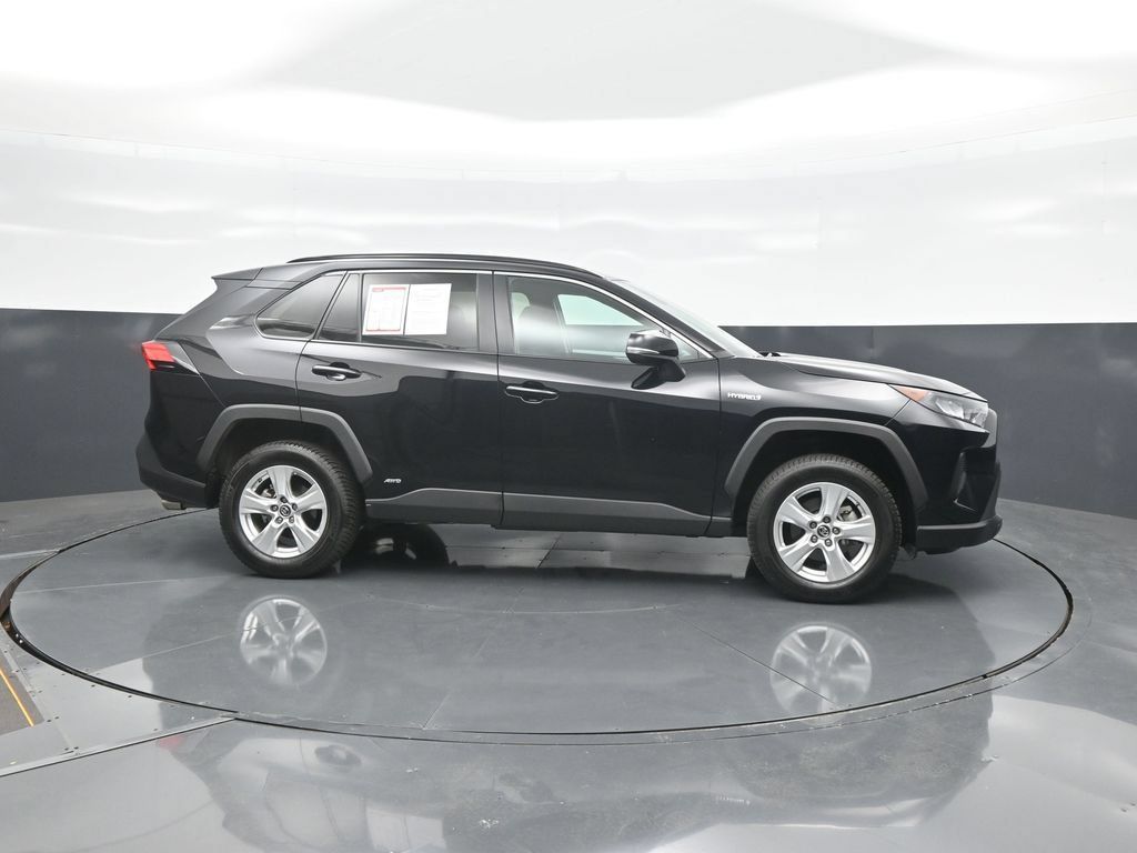 Used 2020 Toyota RAV4 LE w/ Carpet Mat Package AWD/4WD image 8