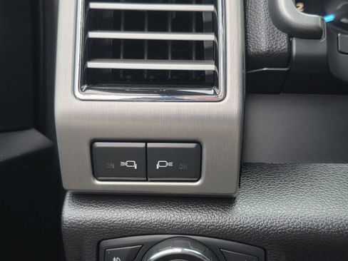 Used 2018 Ford F150 Platinum w/ Equipment Group 701A Luxury image 15