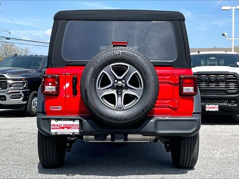 Used 2021 Jeep Wrangler Unlimited Sport image 4