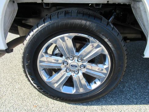 Used 2018 Ford F150 XLT w/ Equipment Group 302A Luxury image 8