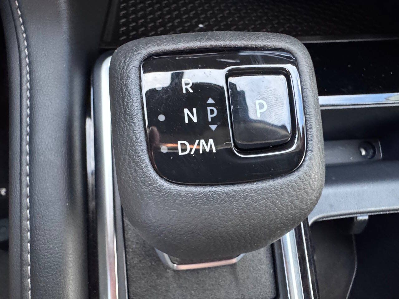 Used 2026 Nissan Pathfinder SV FWD image 29