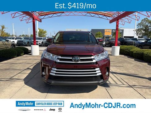 Used 2017 Toyota Highlander XLE AWD/4WD image 2