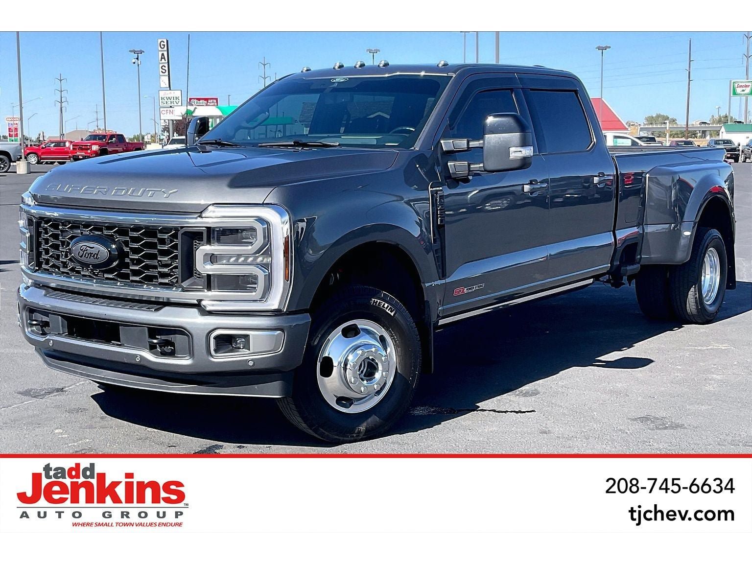 Used 2026 Ford F350 Platinum AWD/4WD image 1