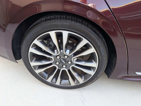 Used 2017 Lincoln Continental Select FWD image 5