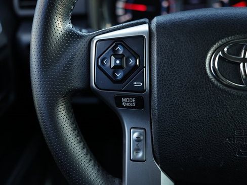 Used 2018 Toyota 4Runner SR5 Premium image 34