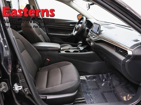Used 2024 Nissan Altima 2.5 SV FWD image 24