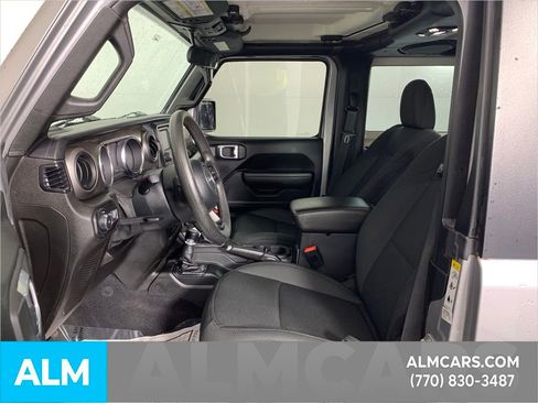 Used 2019 Jeep Wrangler Sport image 8