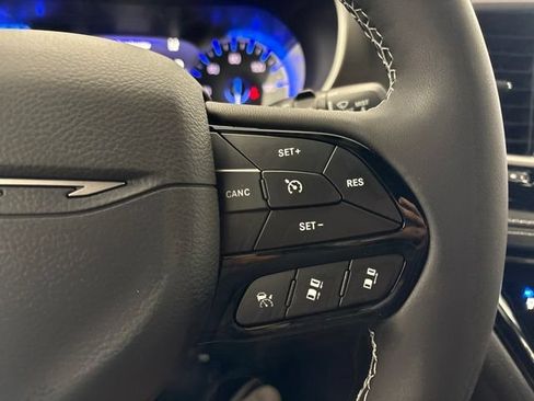 New 2027 Chrysler Pacifica Limited AWD/4WD image 33