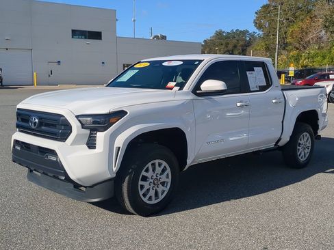 Used 2024 Toyota Tacoma SR5 image 10