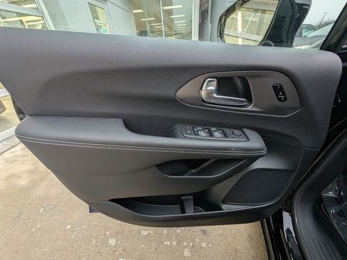 New 2026 Chrysler Pacifica Select image 37