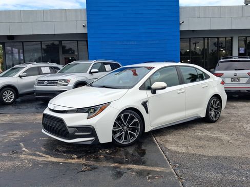Used 2020 Toyota Corolla SE FWD image 2