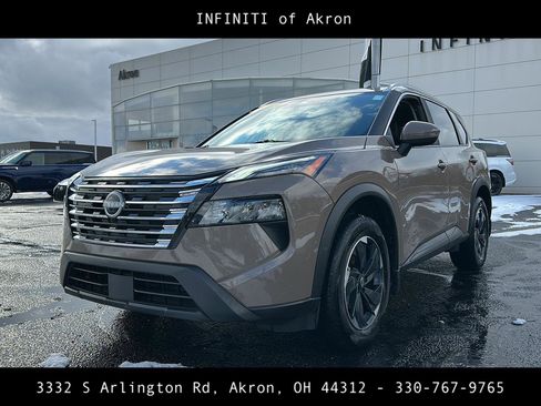 Used 2025 Nissan Rogue SV w/ SV Premium Package image 1