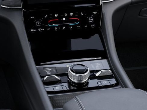 New 2025 Jeep Grand Cherokee L Overland w/ Luxury Tech Group IV image 24