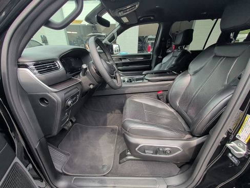 Used 2023 Jeep Wagoneer 4WD w/ Convenience Group I image 10