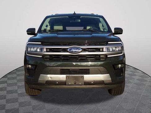 Used 2023 Ford Expedition XLT image 5