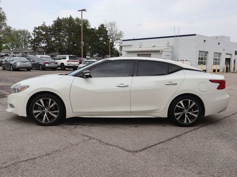 Used 2017 Nissan Maxima Platinum image 4