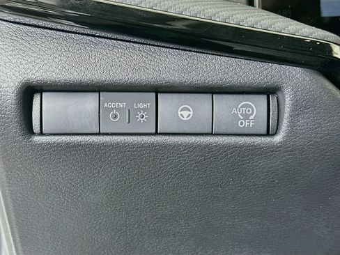 Used 2026 Nissan Kicks SR w/ Illumination Package FWD image 17