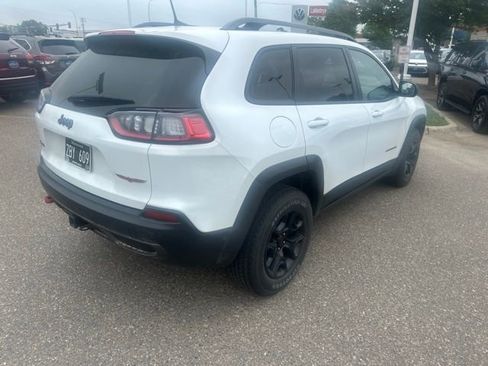 Used 2019 Jeep Cherokee Trailhawk AWD/4WD image 3
