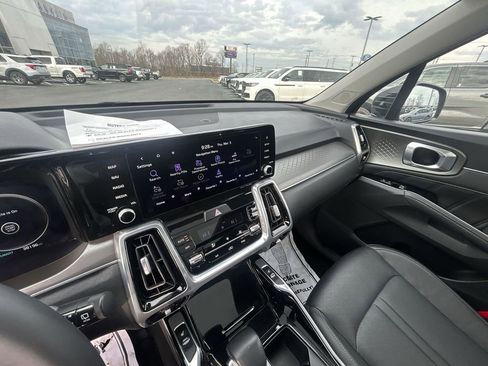 Used 2023 Kia Sorento SX image 12