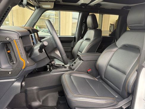 Used 2024 Ford Bronco Badlands image 13