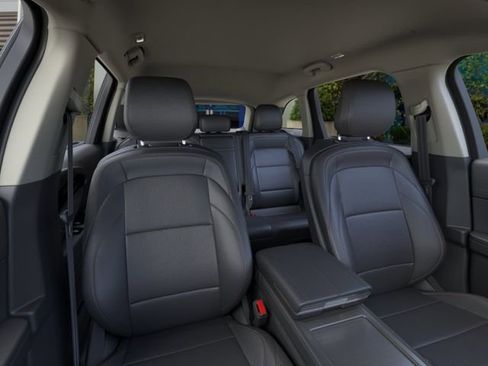 New 2026 Lincoln Nautilus Premier AWD/4WD image 11