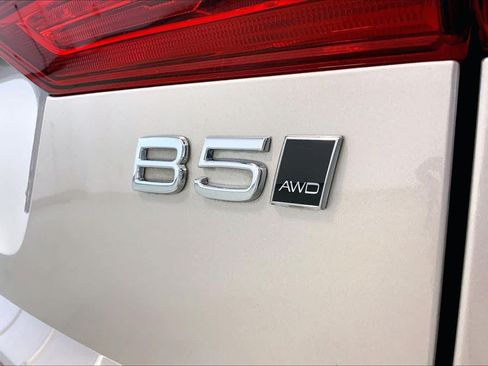 Used 2025 Volvo XC60 B5 Plus w/ Protection Package Premier AWD/4WD image 9