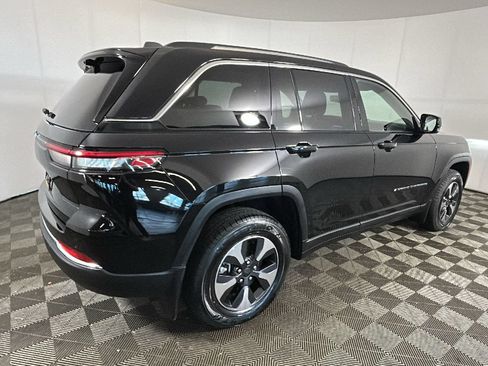 Used 2023 Jeep Grand Cherokee 4WD 4xe w/ Luxury Tech Group II image 2
