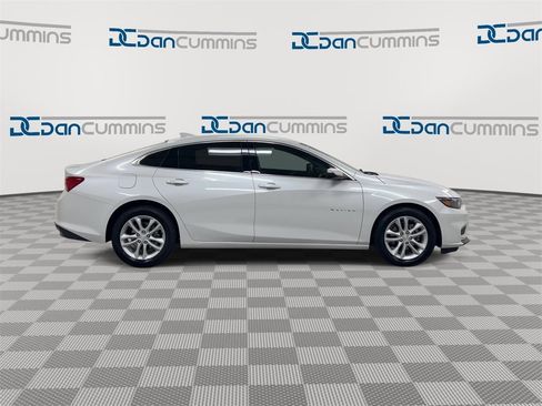 Used 2018 Chevrolet Malibu LT w/ Leather Package image 9