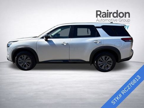 Used 2024 Nissan Pathfinder S AWD/4WD image 4