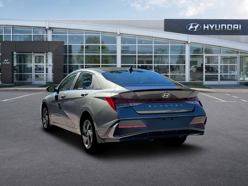 New 2026 Hyundai Elantra SEL Sport Premium FWD image 5