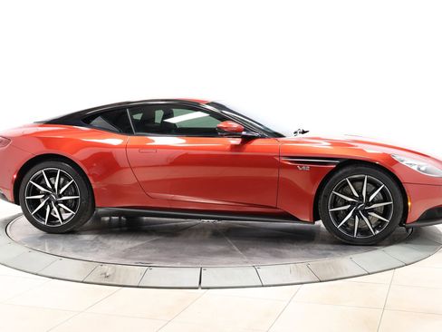 Used 2018 Aston Martin DB11 V12 RWD image 56