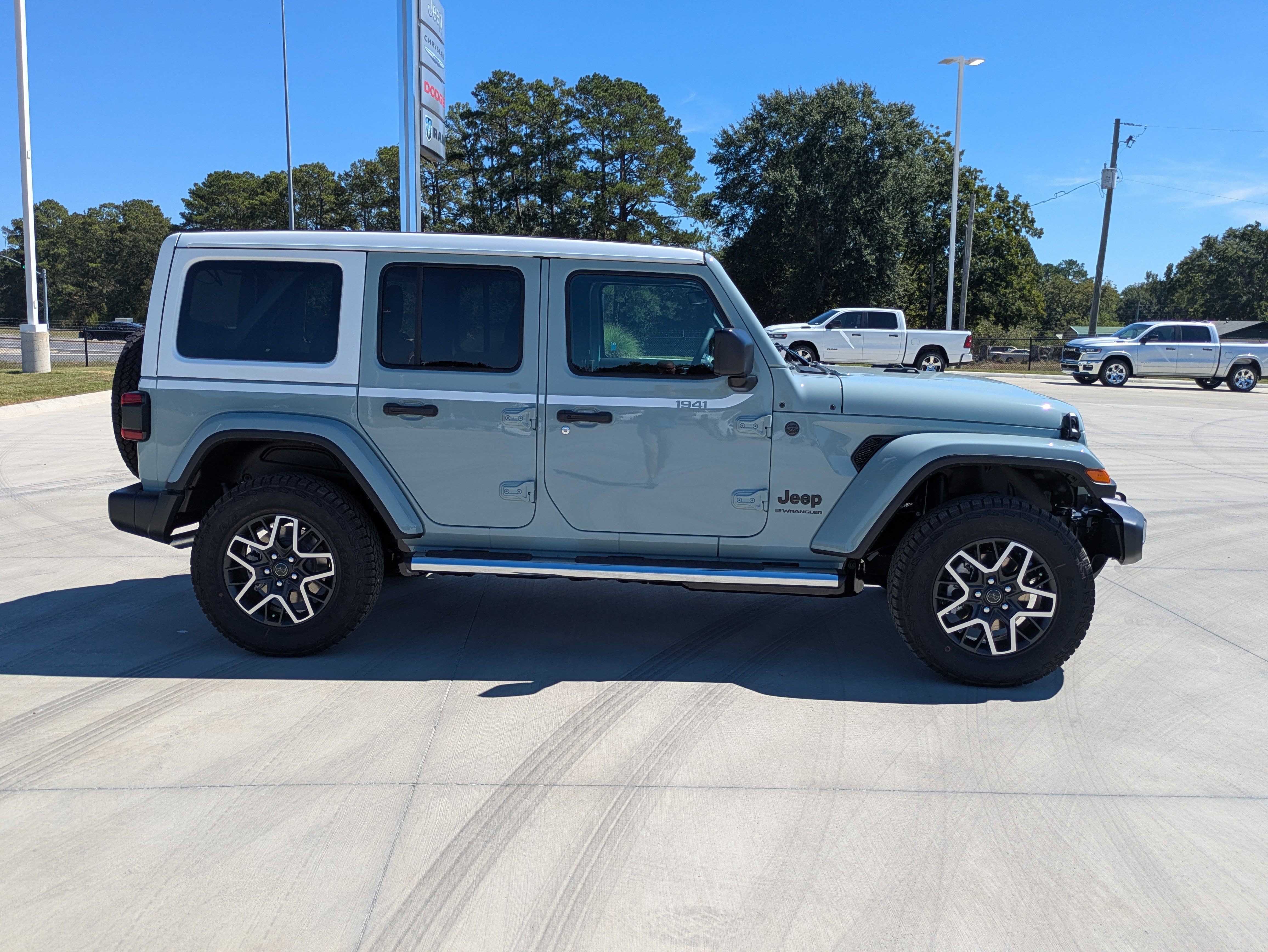 New 2027 Jeep Wrangler Unlimited Sahara AWD/4WD image 6