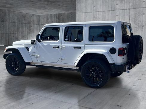 Used 2024 Jeep Wrangler Unlimited Sahara AWD/4WD image 3