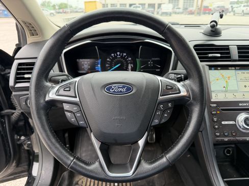 Used 2018 Ford Fusion Titanium AWD/4WD image 14