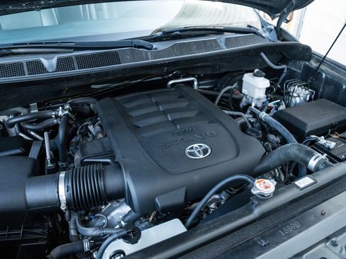 Used 2019 Toyota Sequoia Limited w/ Safety & Convenience Package AWD/4WD image 9
