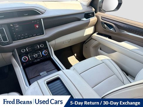 Used 2023 GMC Yukon XL Denali AWD/4WD image 27
