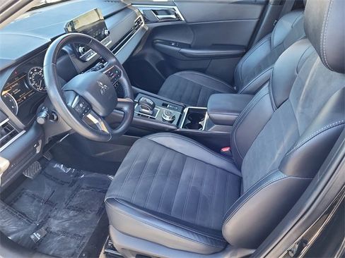 Used 2024 Mitsubishi Outlander SE image 9