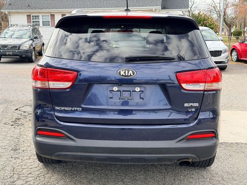 Used 2018 Kia Sorento LX image 6