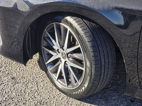 Used 2022 Toyota Camry XLE image 27