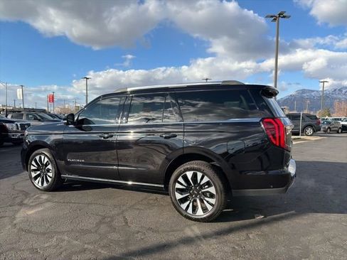 Used 2025 Ford Expedition Platinum w/ Driver's Package image 11