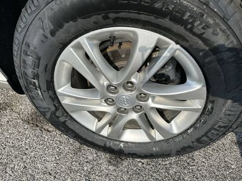 Used 2020 Buick Enclave Essence w/ LPO, Floor Liner Package FWD image 21
