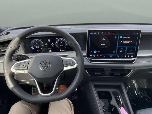 New 2026 Volkswagen Tiguan SE R-Line AWD/4WD image 11