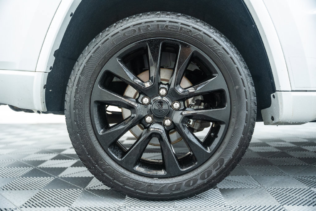Used 2019 Jeep Grand Cherokee Altitude AWD/4WD image 20