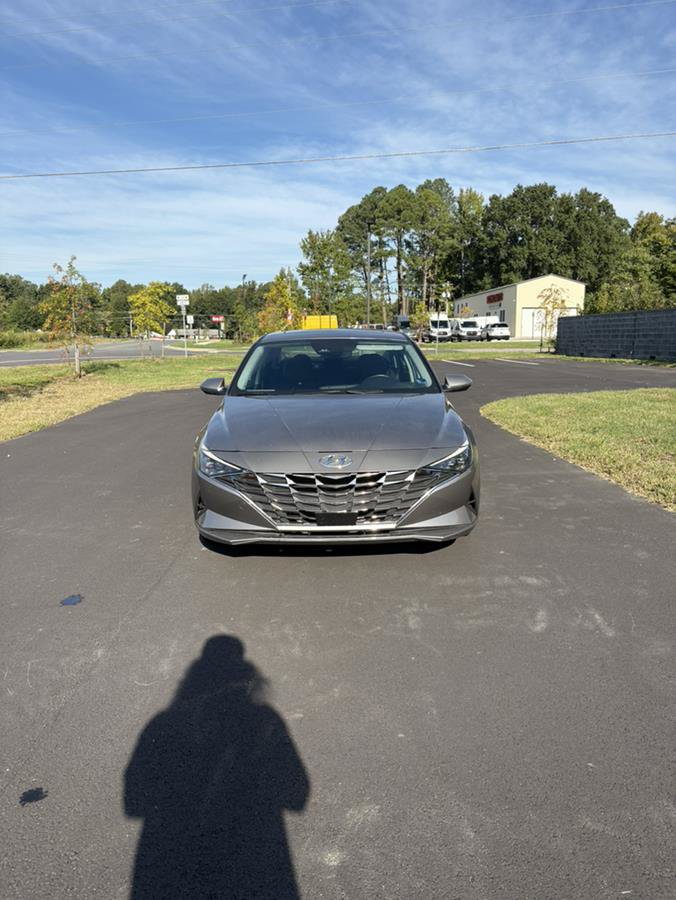 Used 2023 Hyundai Elantra Limited FWD image 9