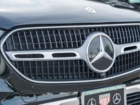 Used 2024 Mercedes-Benz GLC 300 4MATIC image 10