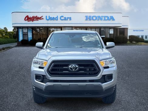 Used 2022 Toyota Tacoma SR AWD/4WD image 8