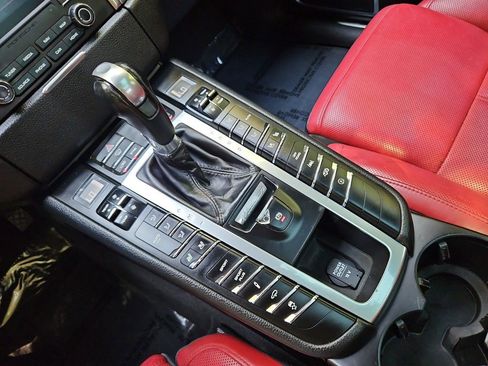 Used 2018 Porsche Macan GTS image 23