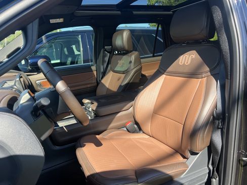 Used 2025 Ford Expedition King Ranch AWD/4WD image 16
