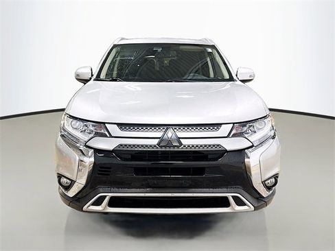 Used 2020 Mitsubishi Outlander SE image 3