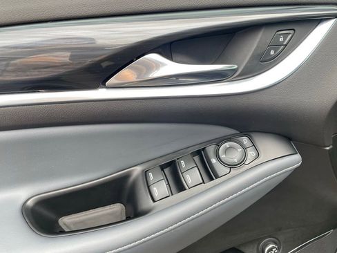 Used 2024 Buick Enclave Essence w/ Experience Buick Package image 12